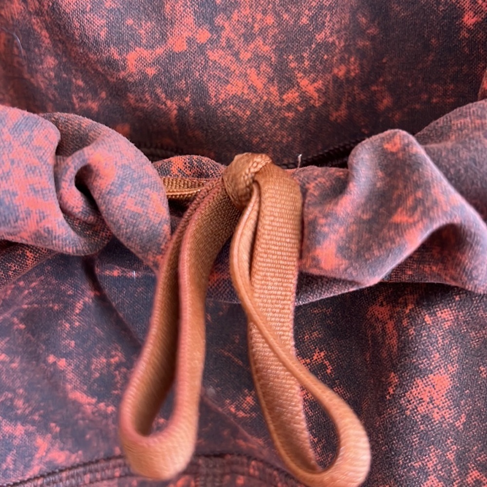 Lululemon Plus 16 /Red Marbled / Cropped Legging/ Adjustable Waist - Picture 6 of 6